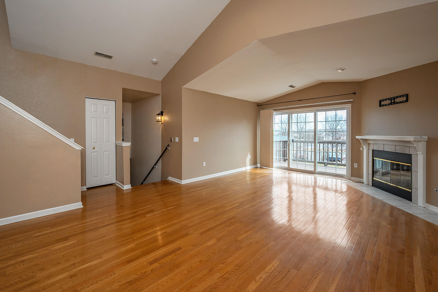 N16W26587 East Fieldhack Drive, Unit E Pewaukee, WI 53072 - Photo 8 of 47 FieldHack_007