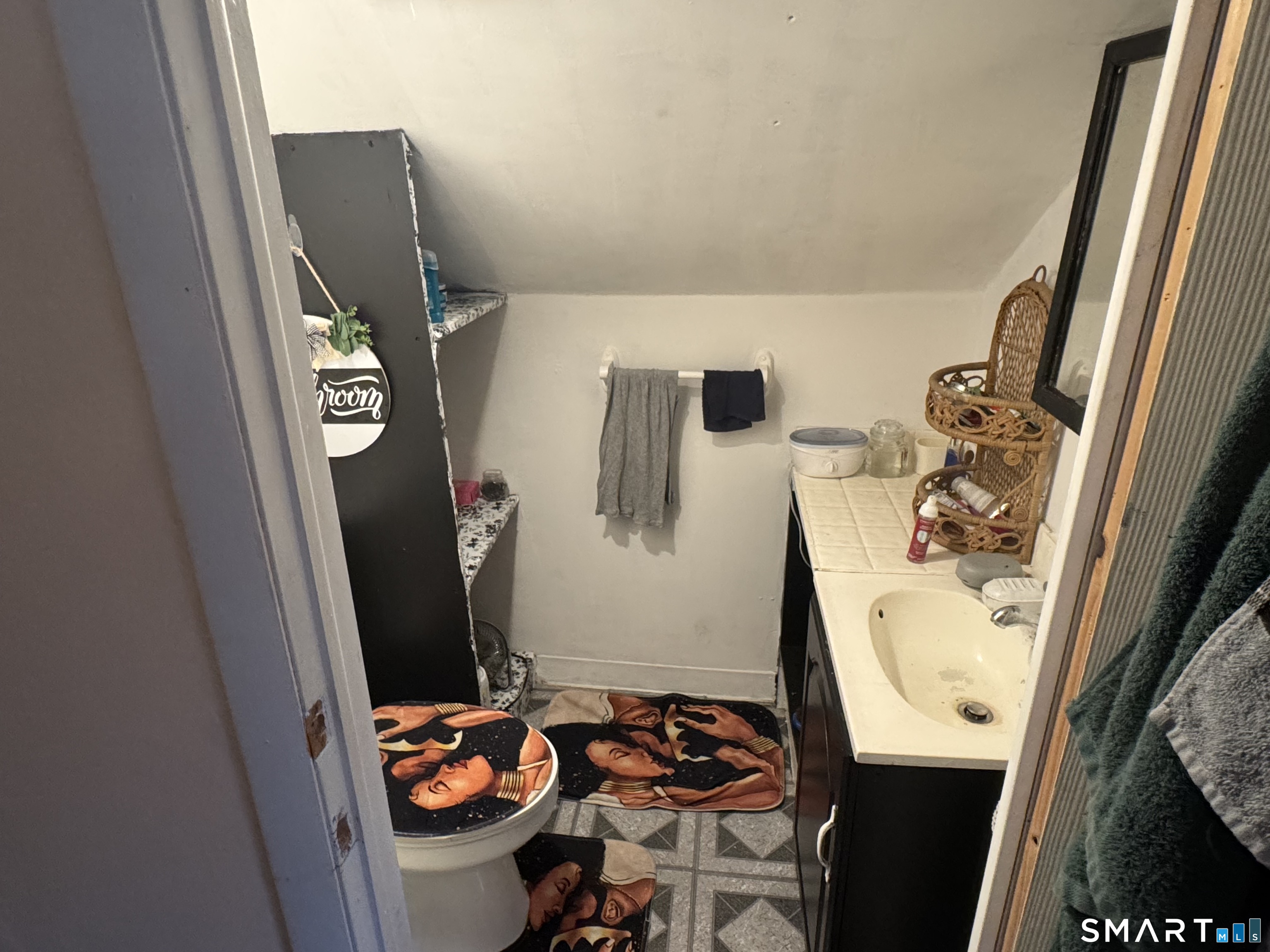 49 Delaware Avenue Waterbury, CT 06708 - Photo 10 of 17 Gallery Image 10
