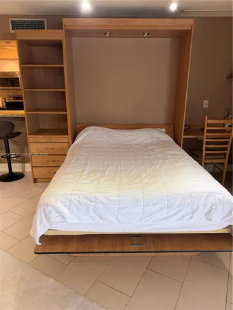 $1,800 | 2940 North Course Drive, Unit 305, Pompano Beach, FL 33069