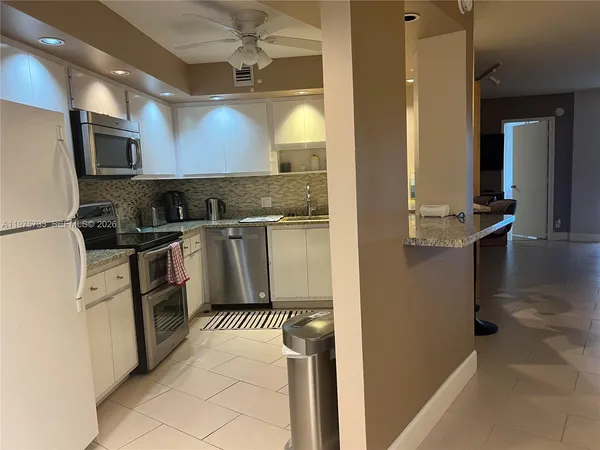 $1,800 | 2940 North Course Drive, Unit 305, Pompano Beach, FL 33069
