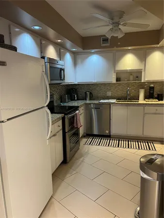 $1,800 | 2940 North Course Drive, Unit 305, Pompano Beach, FL 33069