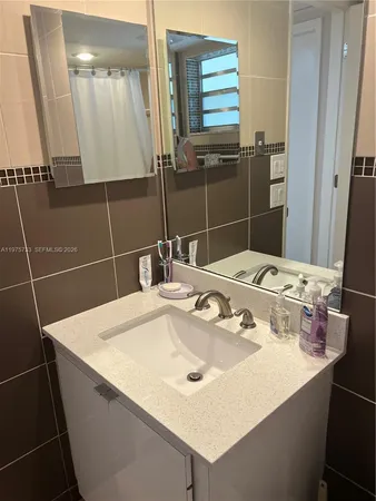 $1,800 | 2940 North Course Drive, Unit 305, Pompano Beach, FL 33069