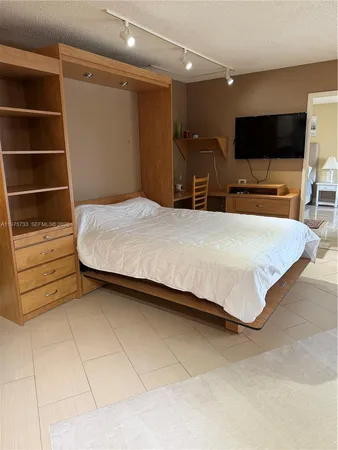 $1,800 | 2940 North Course Drive, Unit 305, Pompano Beach, FL 33069