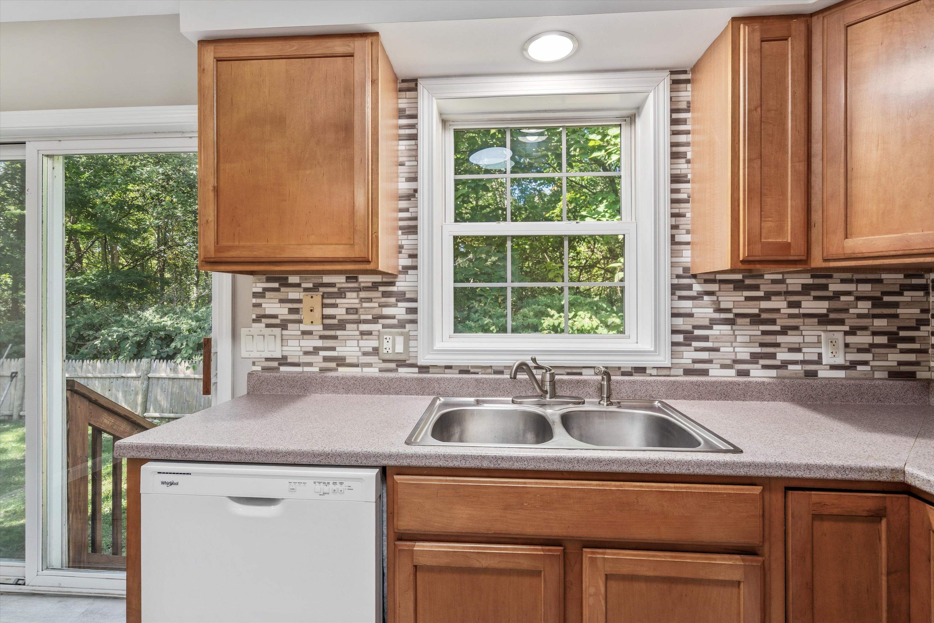 49 Harvell Street, Unit 9 Manchester, NH 03102 - Photo 5 of 19