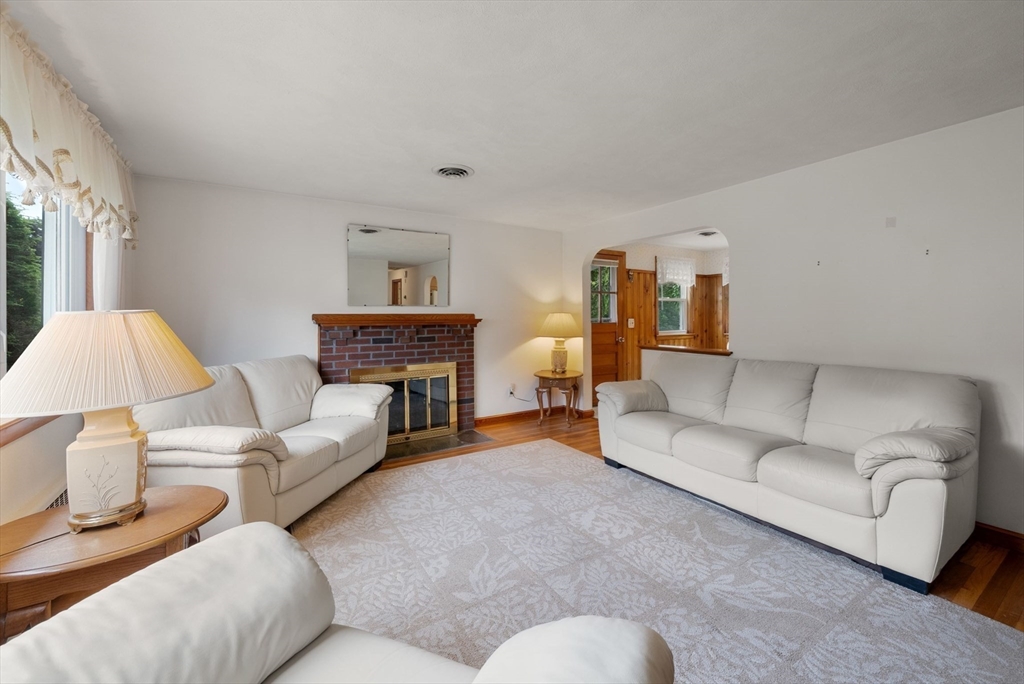 16 Davis Road Stoughton, MA 02072 - Photo 8 of 28 Gallery Image 8