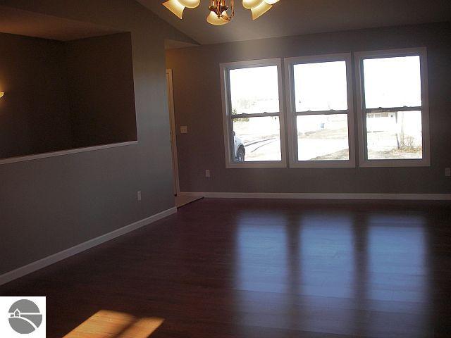 5114 Palmer Place Traverse City, MI 49685 - Photo 6 of 17 1745979-5.JPG