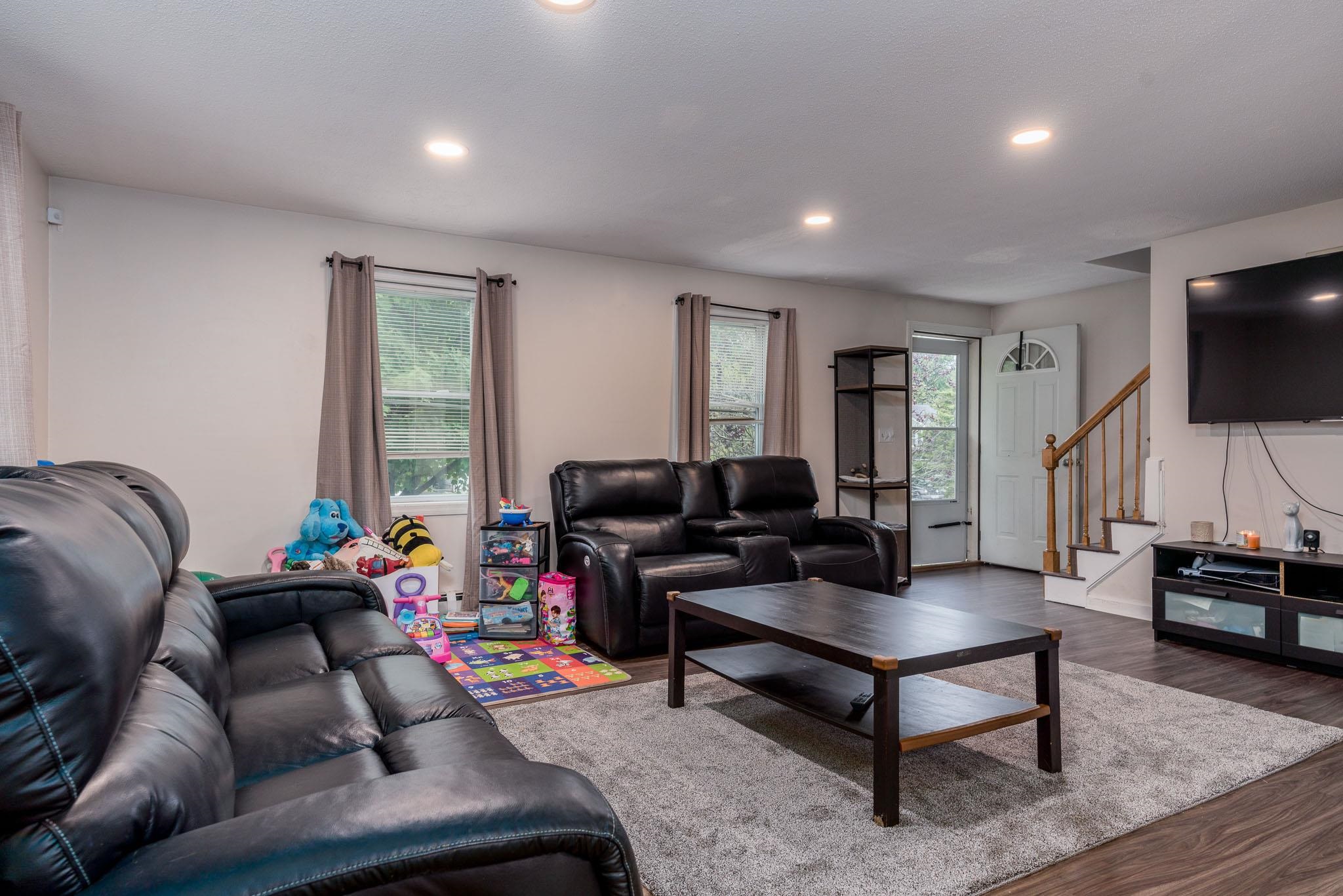 6 R Tiger Tail Circle, Unit RIGHT Derry, NH 03038 - Photo 7 of 29