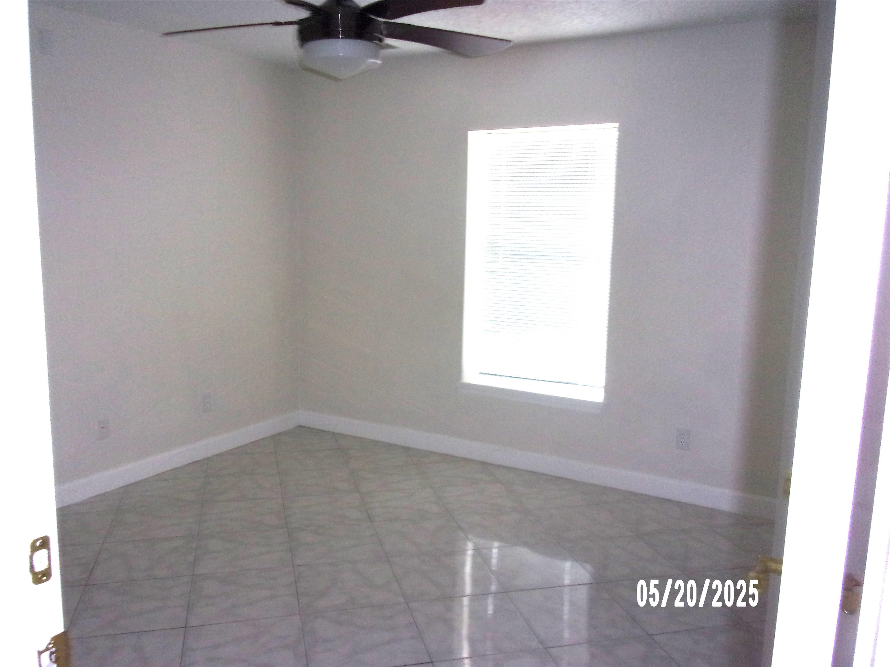 239 Cornell Road St. Augustine, FL 32086 - Photo 14 of 27 an empty room with a window