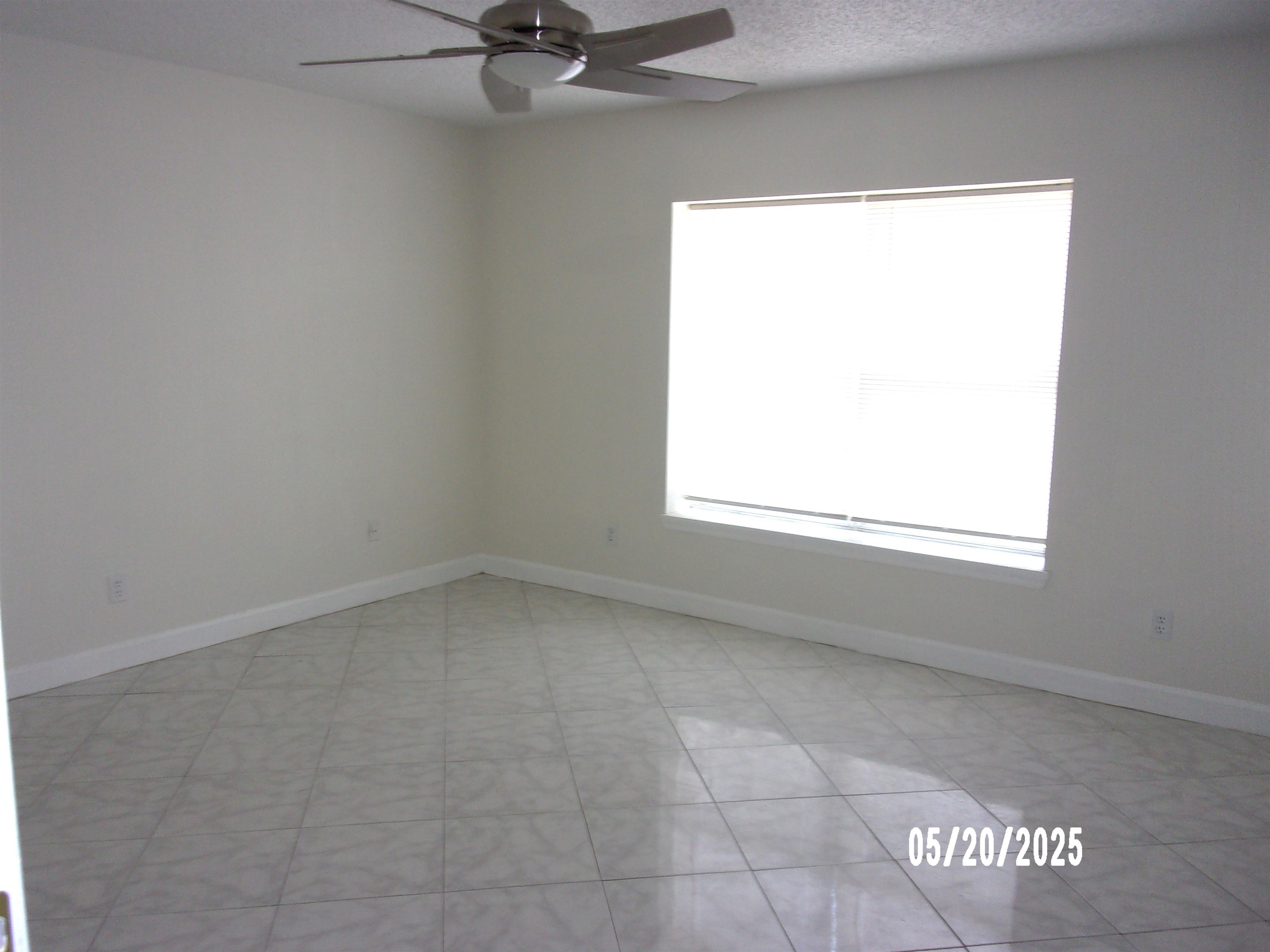 239 Cornell Road St. Augustine, FL 32086 - Photo 10 of 27 an empty room with a window