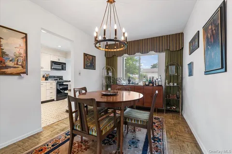$749,999 | 279 North Kentucky Avenue, Massapequa, NY 11758