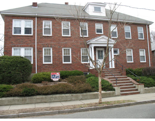 8 Lenglen Road, Unit 2 Newton, MA 02458 - Photo 2 of 7 Gallery Image 2