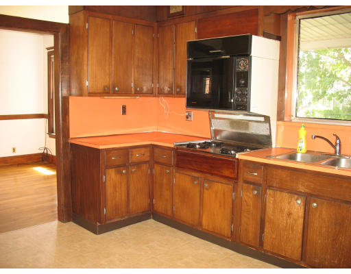 8 Lenglen Road, Unit 2 Newton, MA 02458 - Photo 4 of 7 Gallery Image 4