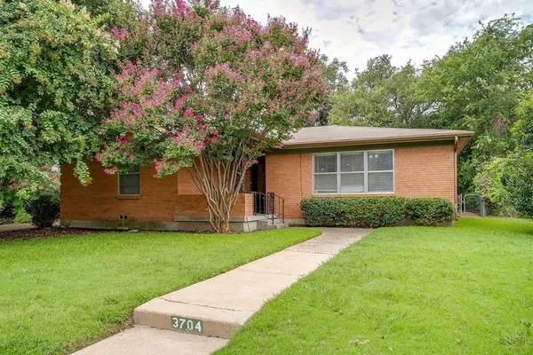 $3,000 | 3704 Jeanette Drive, Fort Worth, TX 76109