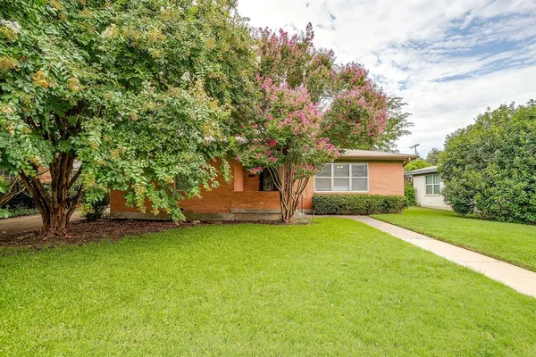 $3,000 | 3704 Jeanette Drive, Fort Worth, TX 76109