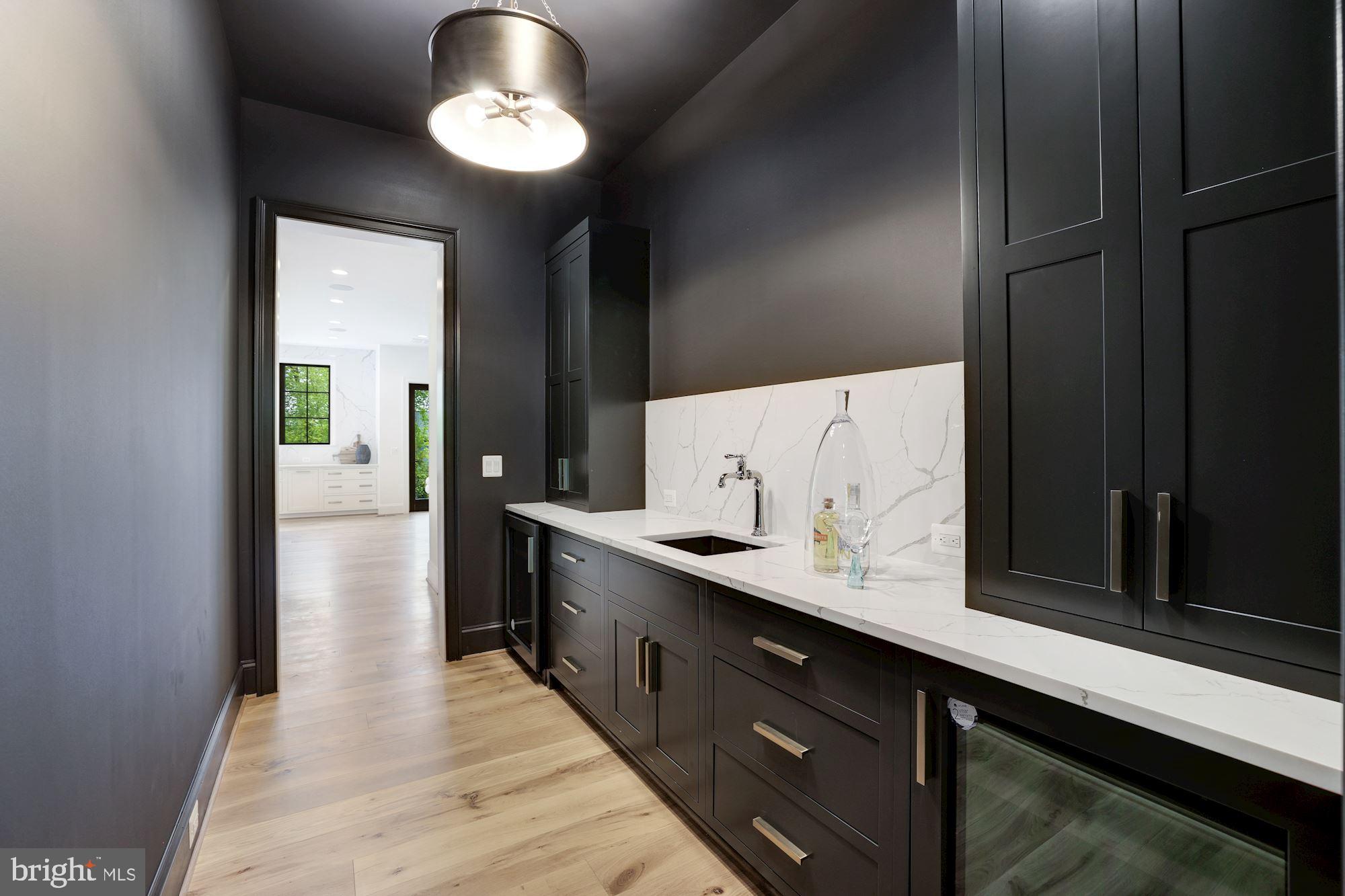 2007 Rockingham Street McLean, VA 22101 - Photo 17 of 54 Butler's Pantry