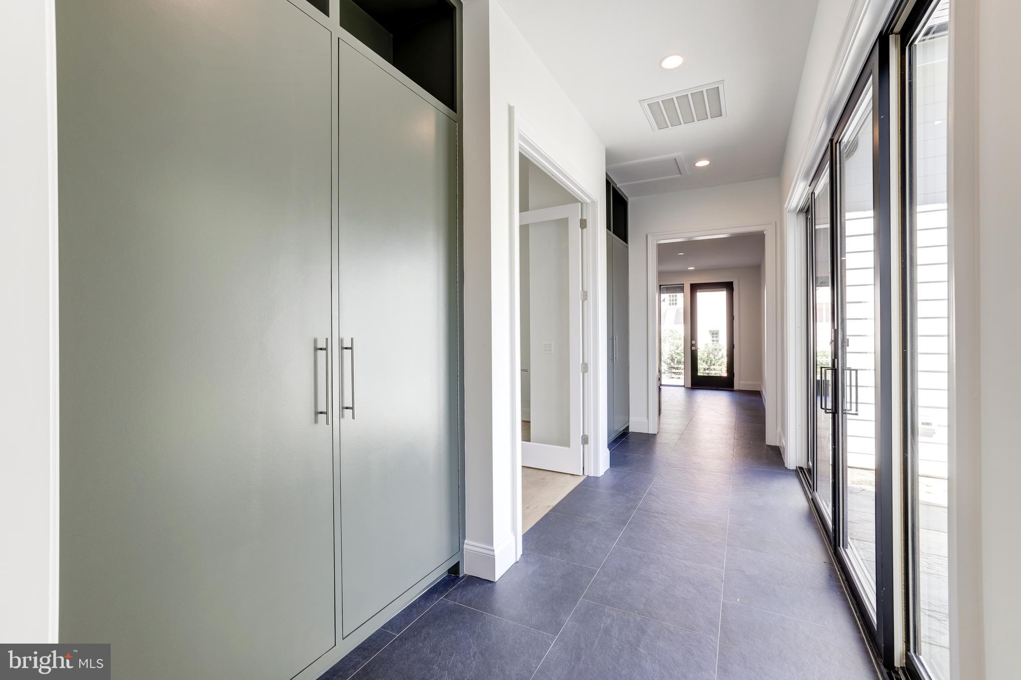 2007 Rockingham Street McLean, VA 22101 - Photo 25 of 54 Hypen with Full Wall lockers