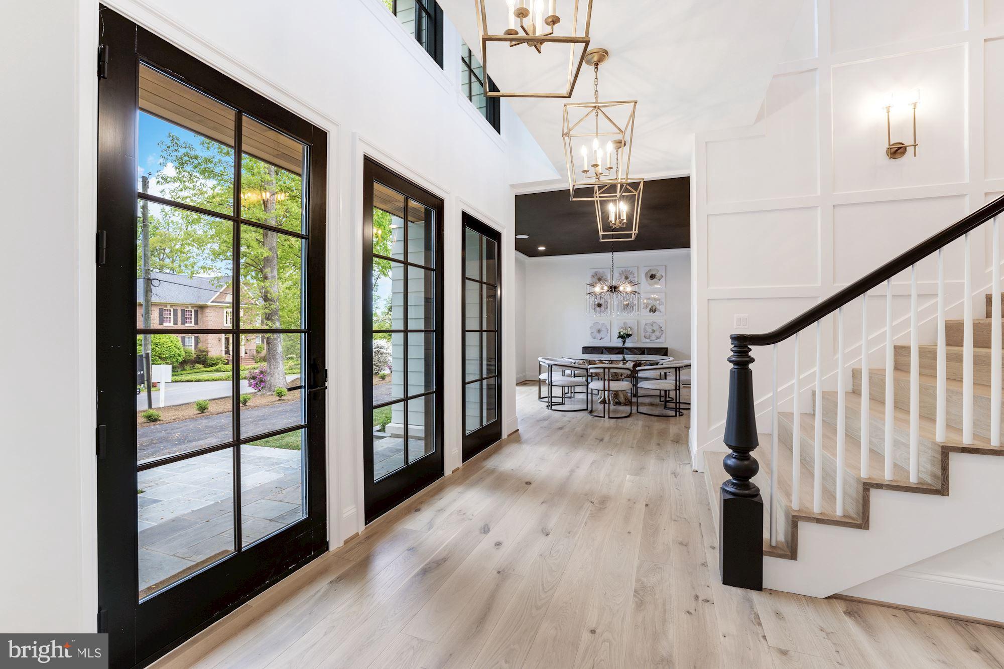 2007 Rockingham Street McLean, VA 22101 - Photo 4 of 54 Front Foyer