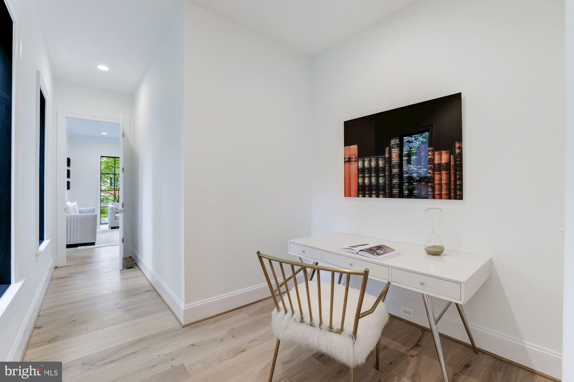 2007 Rockingham Street McLean, VA 22101 - Photo 44 of 54 Office Nook between Library and Family Room