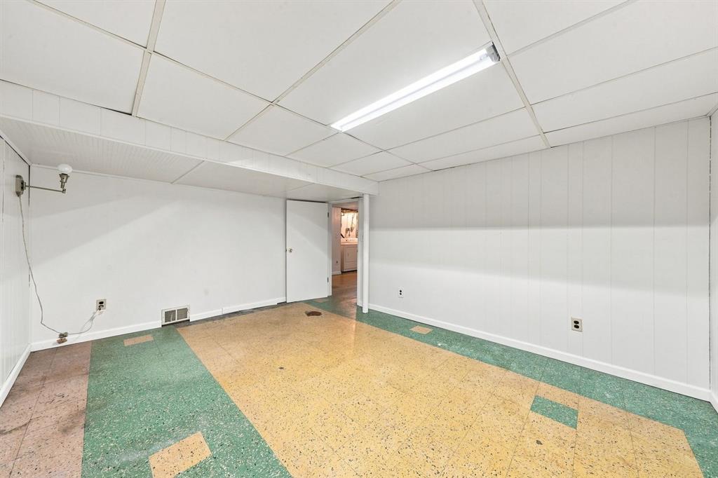 494 Lougeay Road Pittsburgh, PA 15235 - Photo 27 of 36 Gallery Image 27
