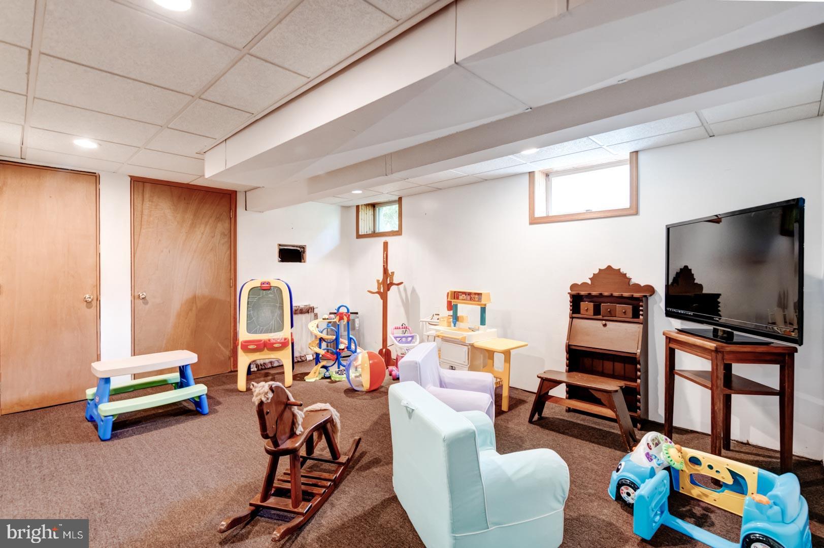 1046 Crozer Lane Springfield, PA 19064 - Photo 29 of 32