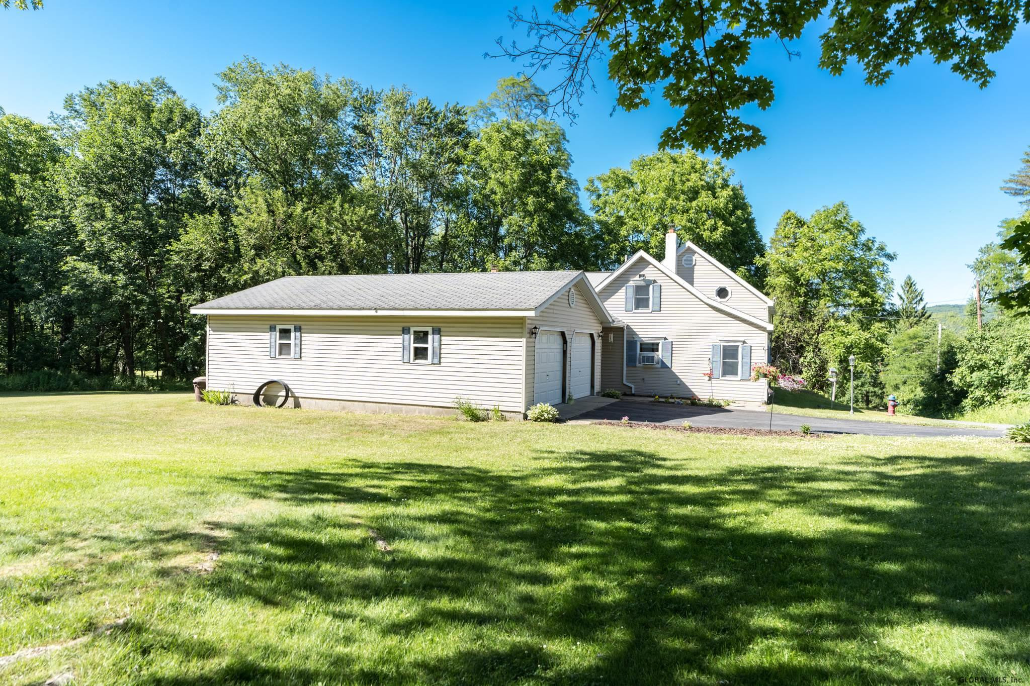 196 Old Crawford Road Rotterdam, NY 12306 - Photo 2 of 37 Photo 2