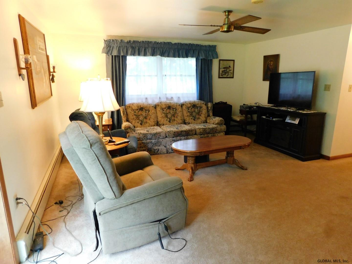 196 Old Crawford Road Rotterdam, NY 12306 - Photo 10 of 37 Photo 11