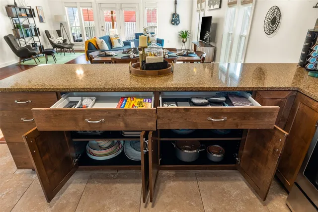 $5,250 | 435 Hays Street, Dripping Springs, TX 78620