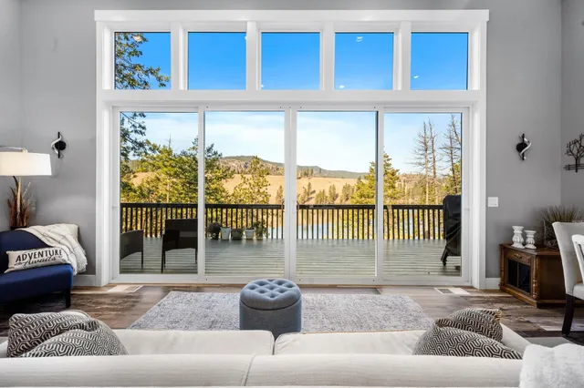 $879,000 | 21125 Byrne Lane, Nine Mile Falls, WA 99026