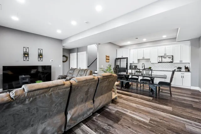 $879,000 | 21125 Byrne Lane, Nine Mile Falls, WA 99026