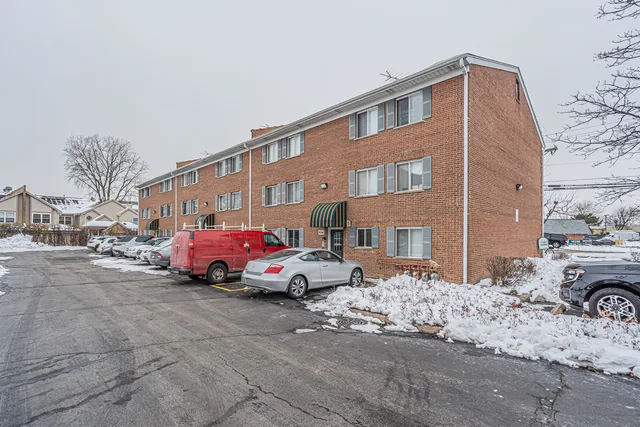 $265,000 | 10347 Dearlove Road, Unit 302, Glenview, IL 60025