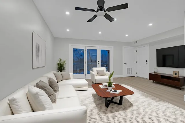 $265,000 | 10347 Dearlove Road, Unit 302, Glenview, IL 60025