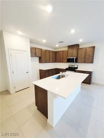 $2,095 | 2744 Tricase Street, Henderson, NV 89044