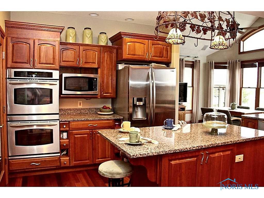 5500 Weckerly Road Whitehouse, OH 43571 - Photo 8 of 20 Kitchen.