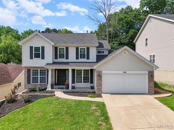$389,900 | 756 Shadow Pine Drive, Fenton, MO 63026