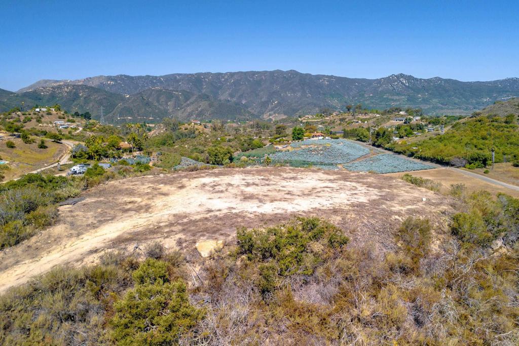 27 Daily Road Fallbrook, CA 92028 - Photo 1 of 34