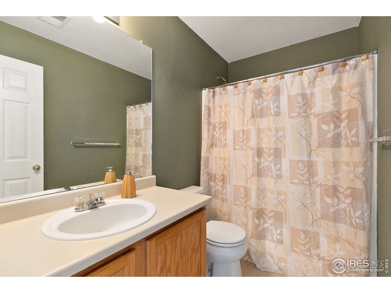 3920 Rannoch Street Fort Collins, CO 80524 - Photo 23 of 27 upstairs bath
