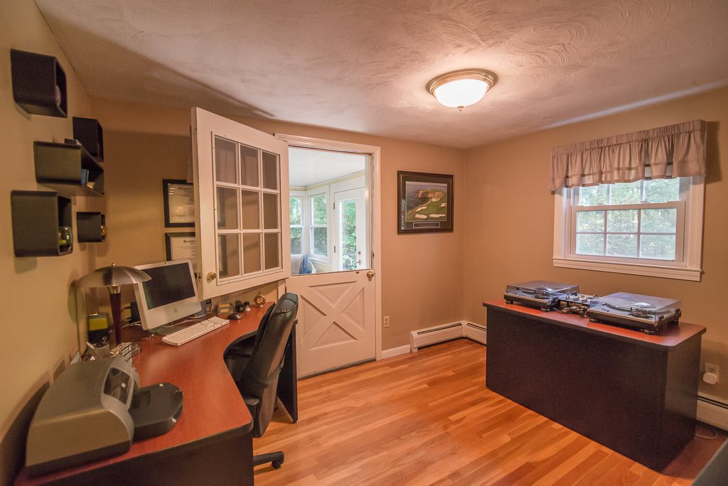 1 Diana Road Derry, NH 03038 - Photo 17 of 34