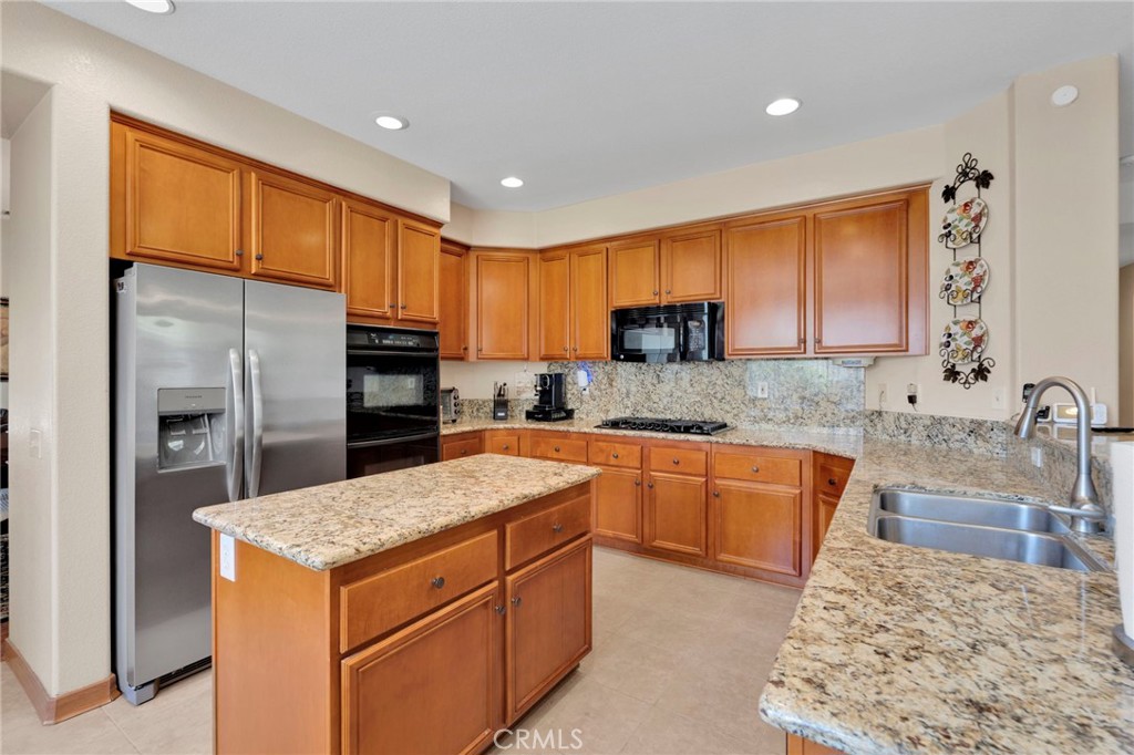 9455 Poppyfield Court Rancho Cucamonga, CA 91730 - Photo 7 of 39