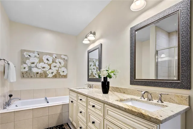 $1,095,000 | 9 Cutter Lane, Tiverton, RI 02878