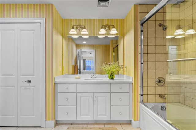 $1,095,000 | 9 Cutter Lane, Tiverton, RI 02878