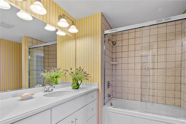 $995,000 | 9 Cutter Lane, Tiverton, RI 02878