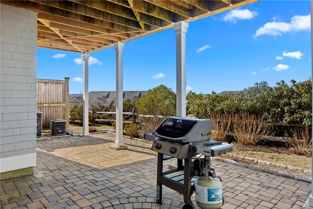 $1,095,000 | 9 Cutter Lane, Tiverton, RI 02878