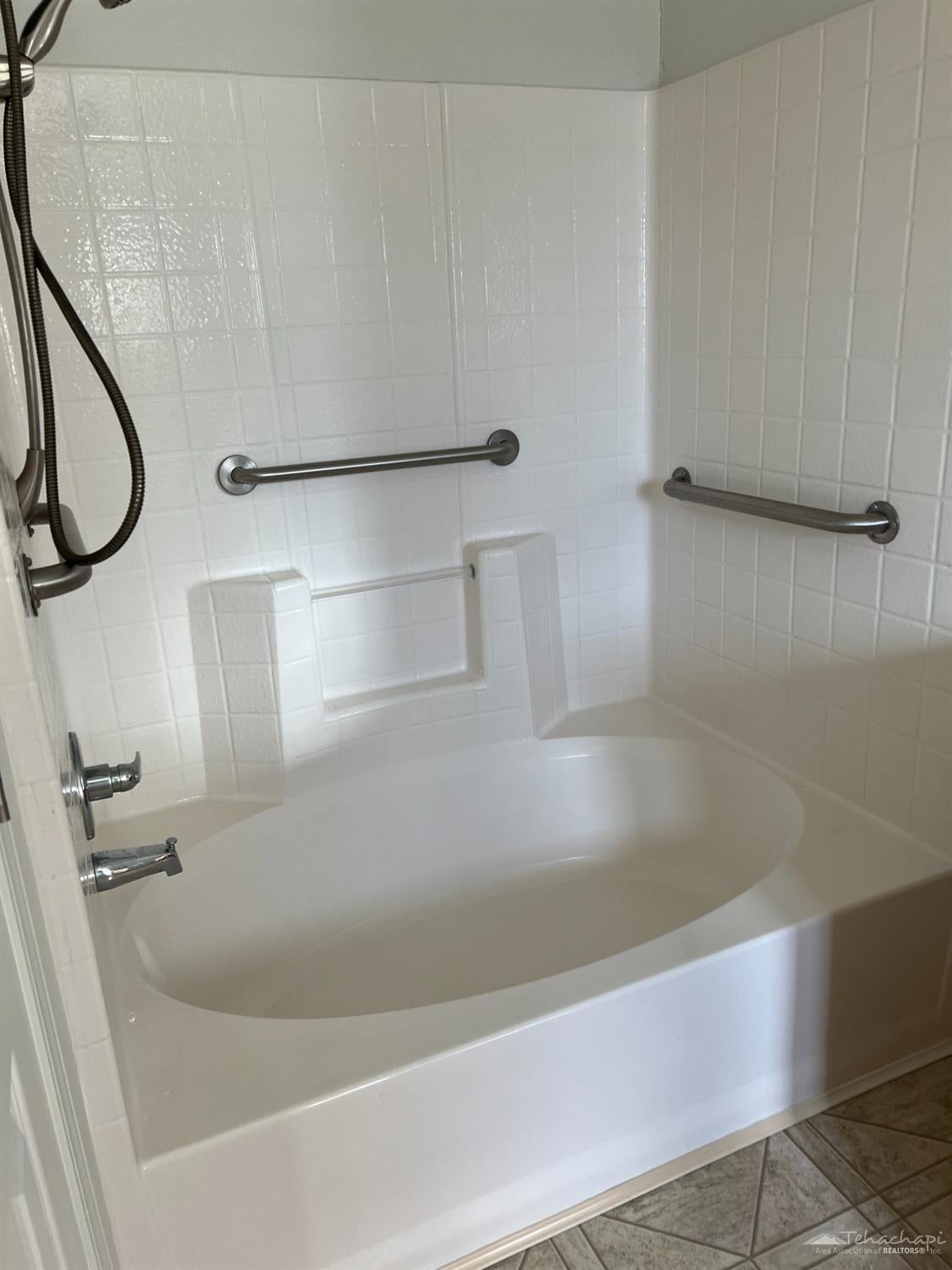 10656 Pretoria Road Tehachapi, CA 93561 - Photo 6 of 11 Gallery Image 6