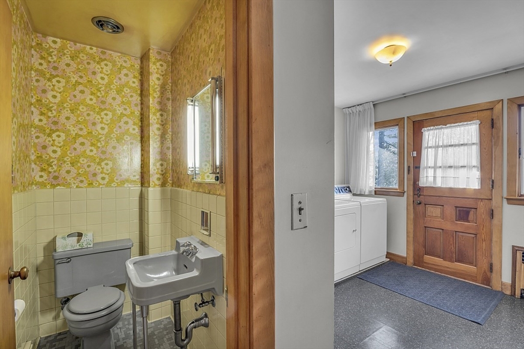 90 East Border Road Malden, MA 02148 - Photo 17 of 40 Gallery Image 17