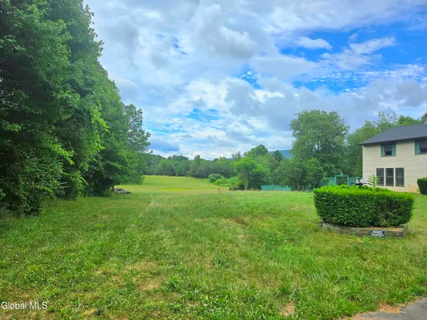 $524,900 | 16 Theresa Lane, Voorheesville, NY 12186