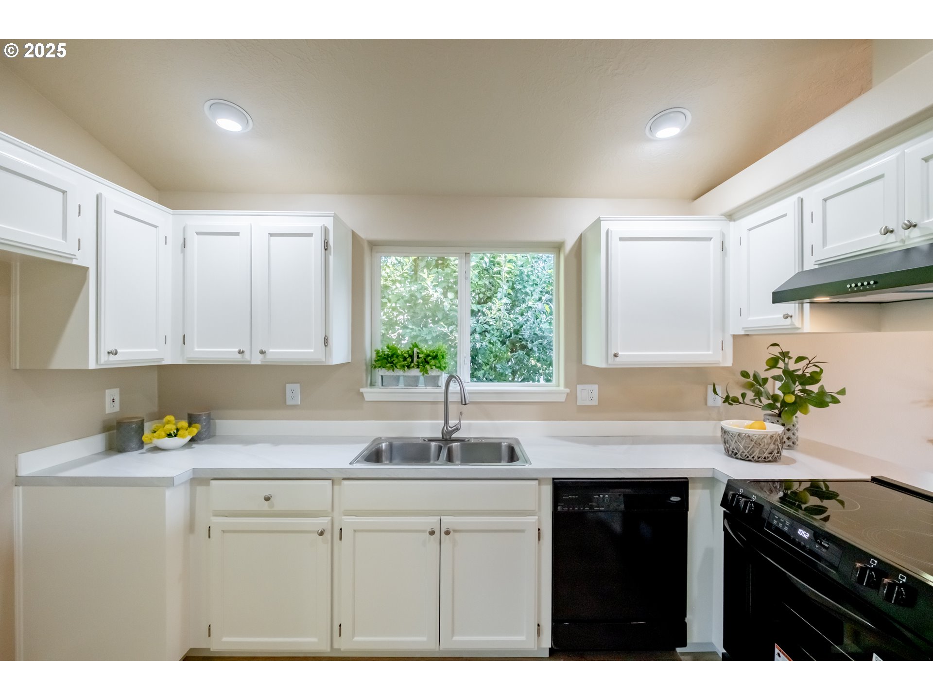 2425 Brown Road Northeast Salem, OR 97305 - Photo 10 of 28 Gallery Image 10