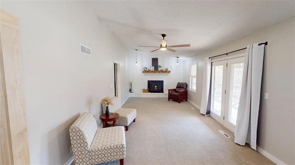 15683 Gilman Road Leavenworth, KS 66048 - Photo 12 of 63