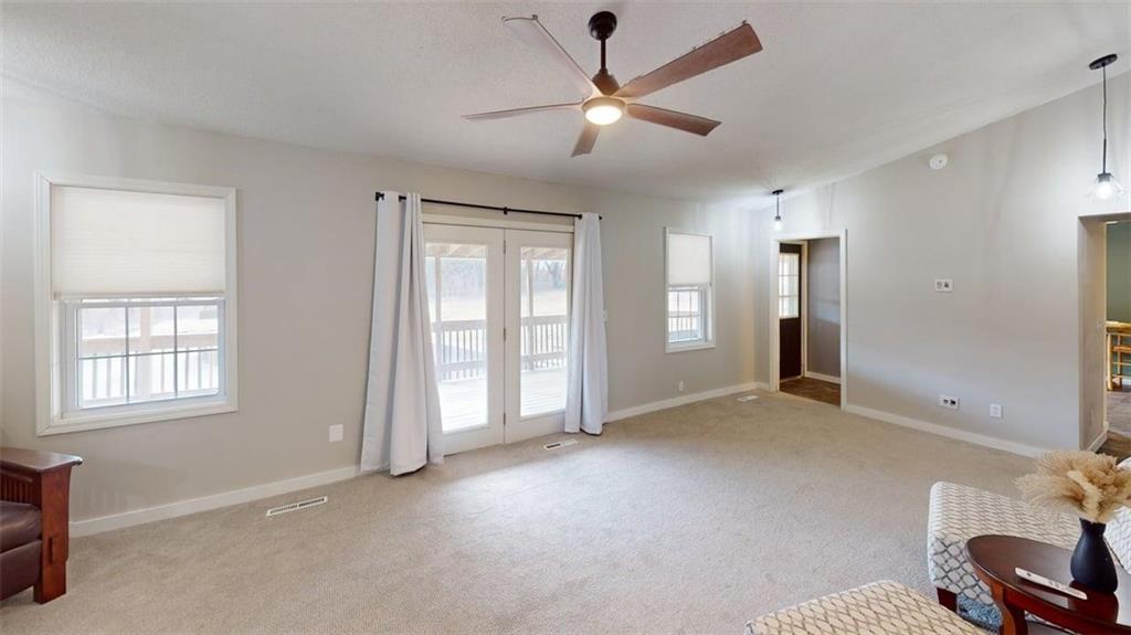 15683 Gilman Road Leavenworth, KS 66048 - Photo 14 of 63