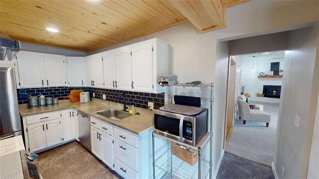 15683 Gilman Road Leavenworth, KS 66048 - Photo 33 of 63