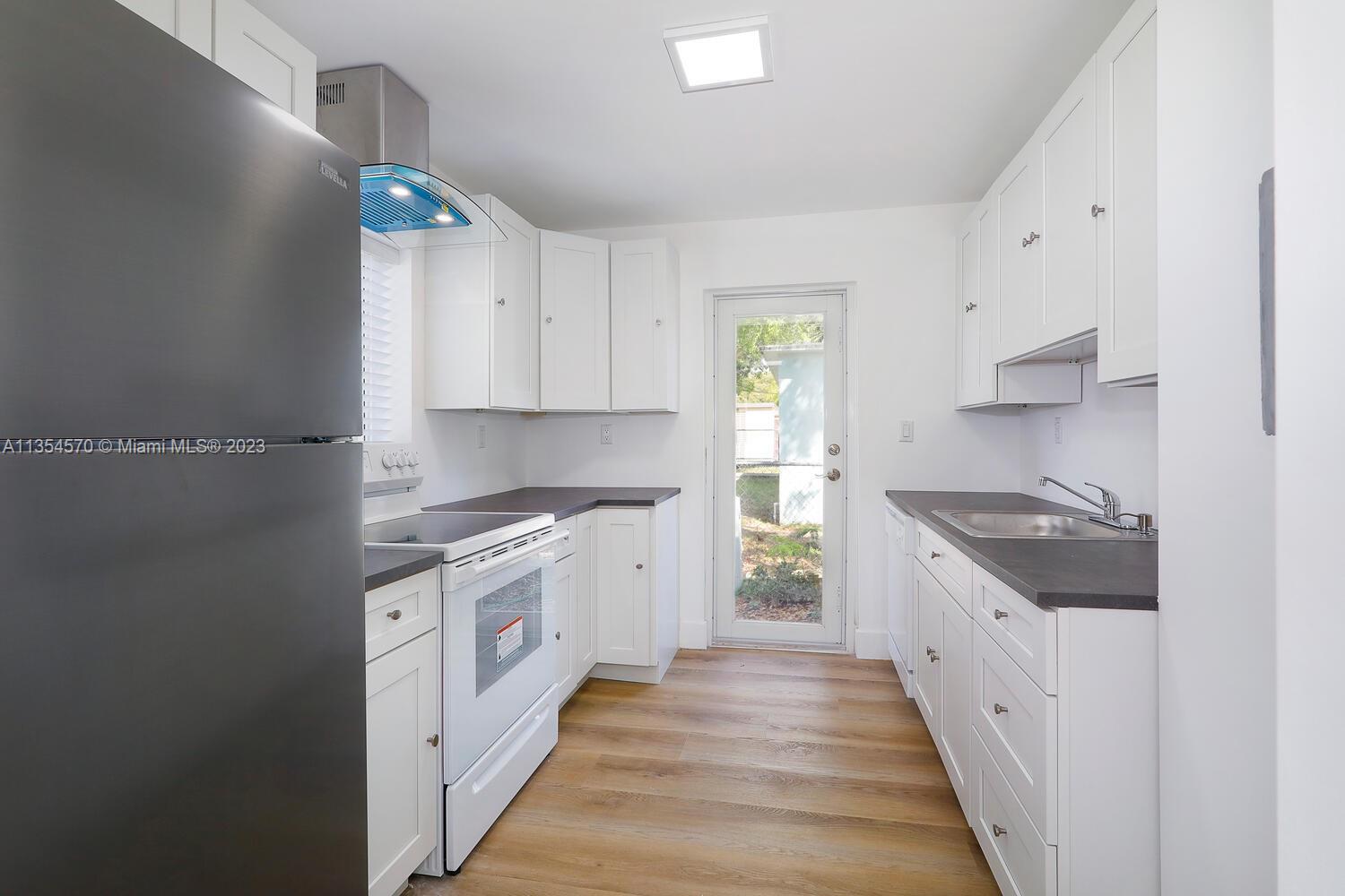 3530 Douglas Road Coconut Grove, FL 33133 - Photo 14 of 23